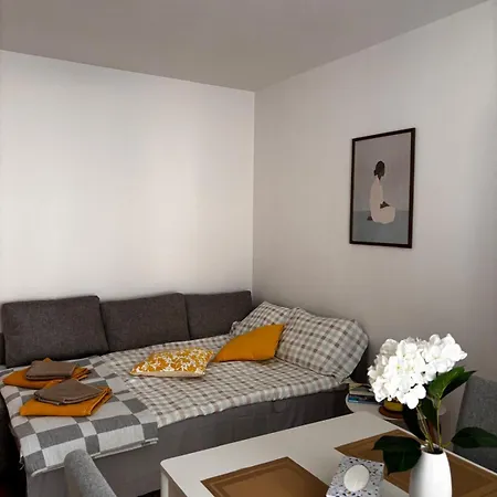 Ikara Apartment *